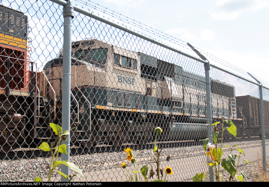 BNSF 9675